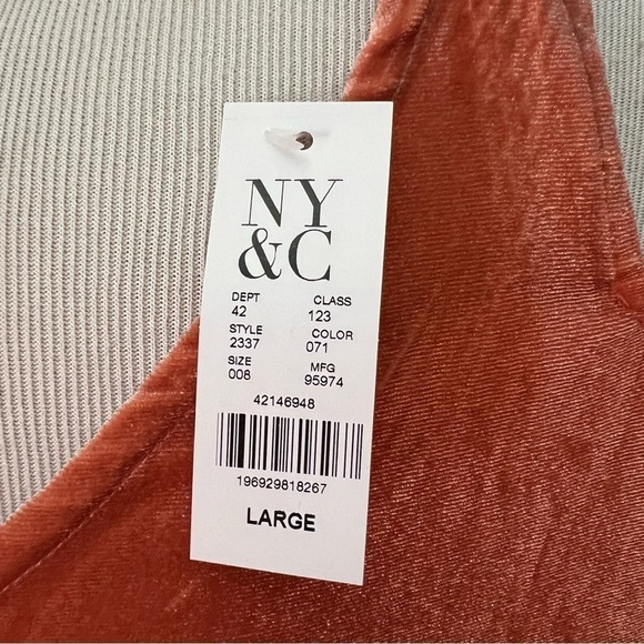 New York and Company Turkish Rust Sleeveless Halter Neck Velvet Top Size Large - Picture 9 of 12
